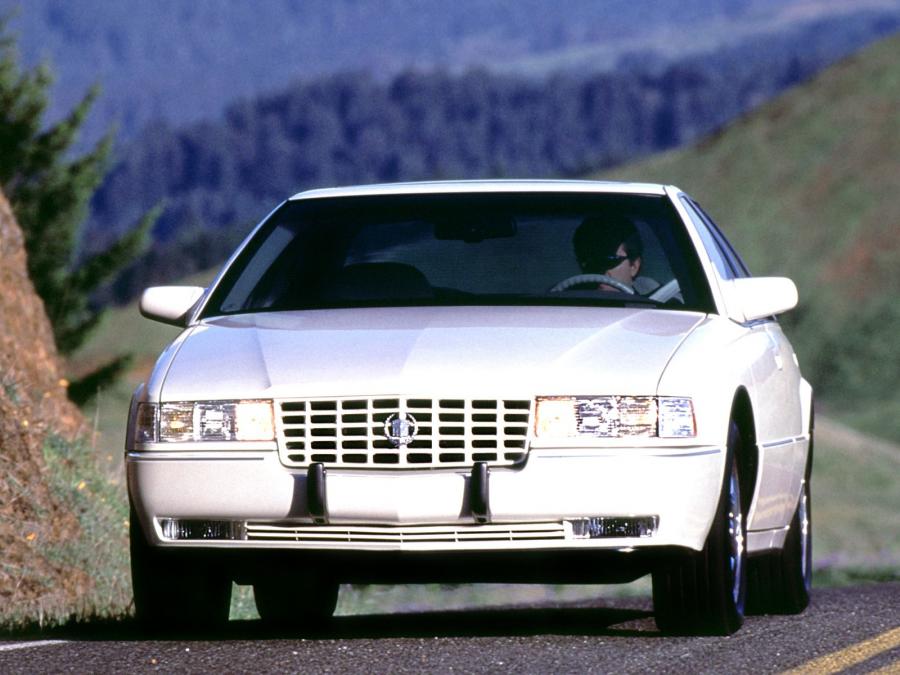  Cadillac Seville STS 1992 года  (фото 17 из 19)
